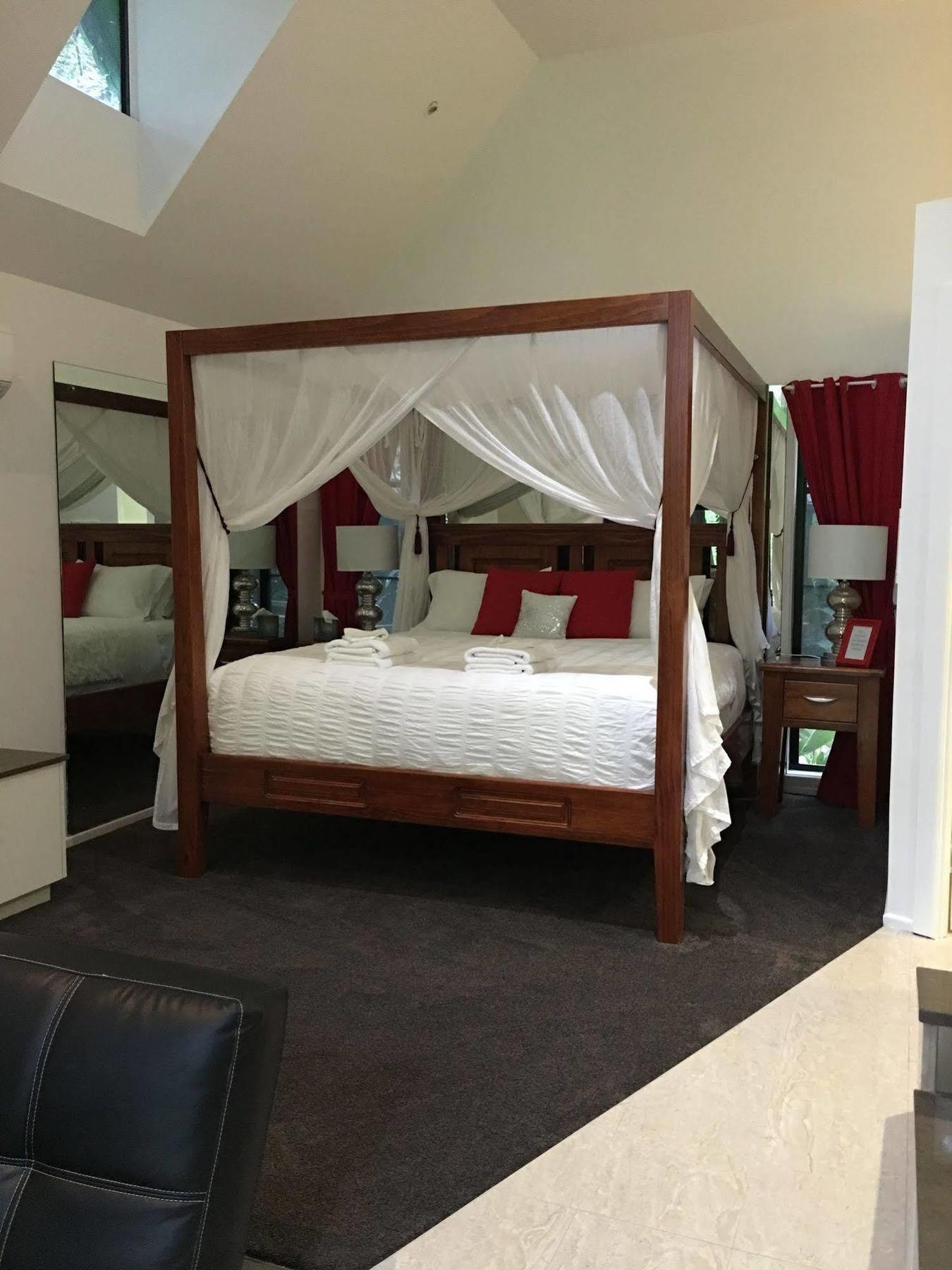 Chalet On Gallery Walk - King Bed, Spa, Fireplace, Wifi & Netflix, Linger A While 谭伯连山 外观 照片