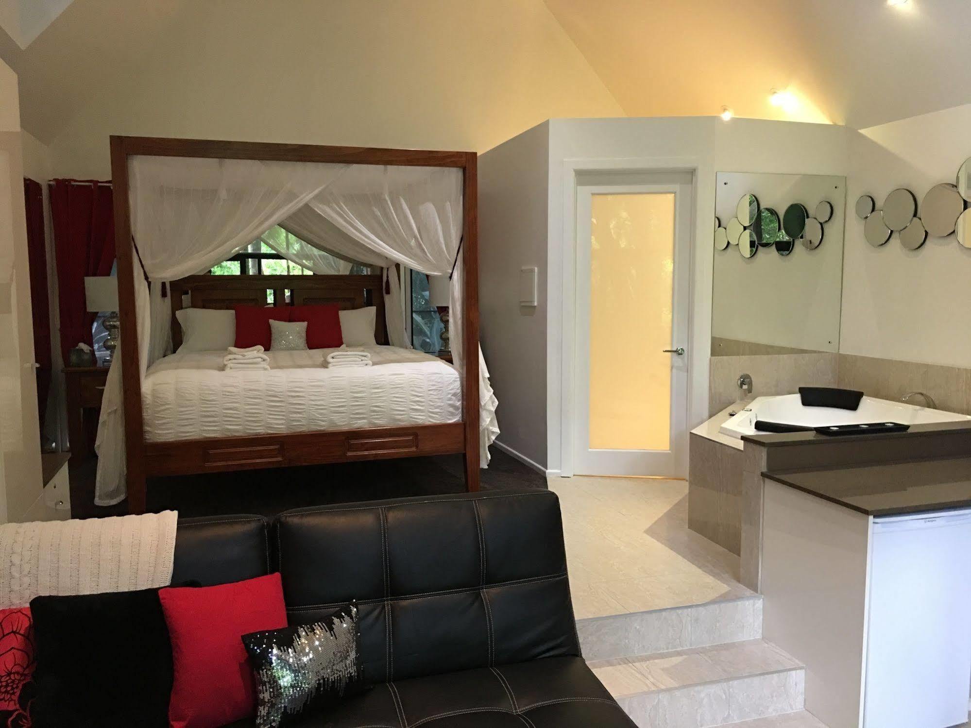 Chalet On Gallery Walk - King Bed, Spa, Fireplace, Wifi & Netflix, Linger A While 谭伯连山 外观 照片